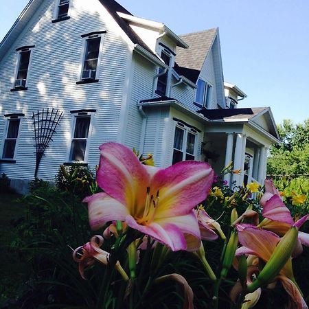 B&B Hillhouse Lac-Brome Bagian luar foto