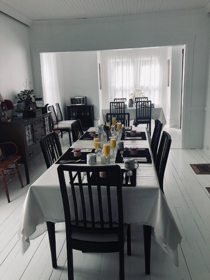 B&B Hillhouse Lac-Brome Bagian luar foto