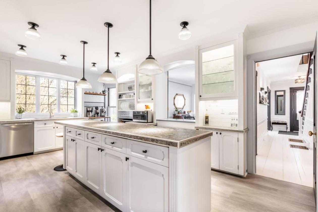 B&B Hillhouse Lac-Brome Bagian luar foto