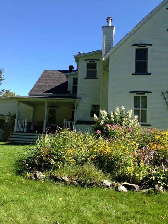 B&B Hillhouse Lac-Brome Bagian luar foto