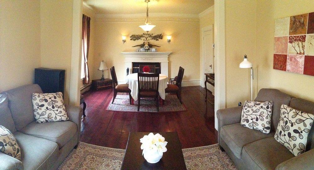 B&B Hillhouse Lac-Brome Bagian luar foto