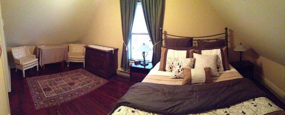 B&B Hillhouse Lac-Brome Bagian luar foto